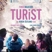 Çığı seyreden insanlar