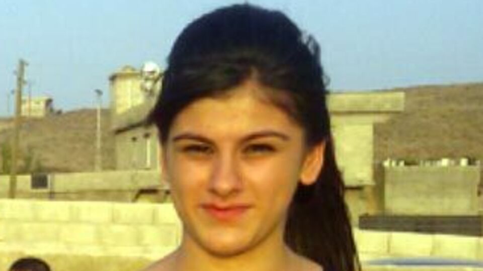 17 yaşındaki Ayşenur'dan haber alınamıyor