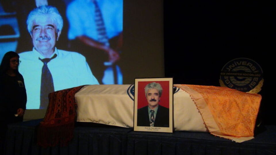 Elif Şafak'ın babası defnedildi