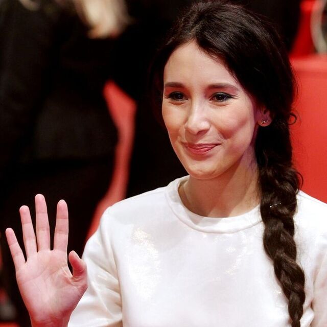 Sibel Kekilli Berlinale'de göz doldurdu!