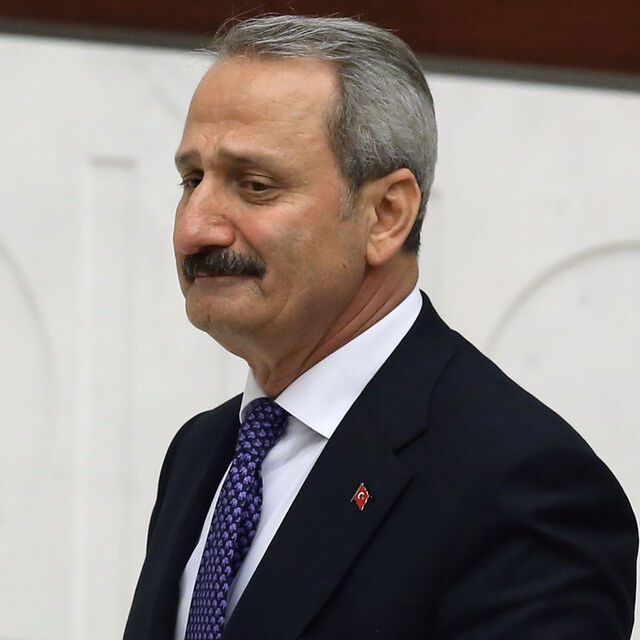 Eski bakandan flaş adaylık açıklaması