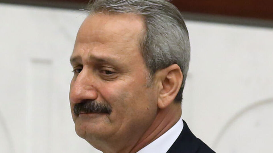 Eski bakandan flaş adaylık açıklaması