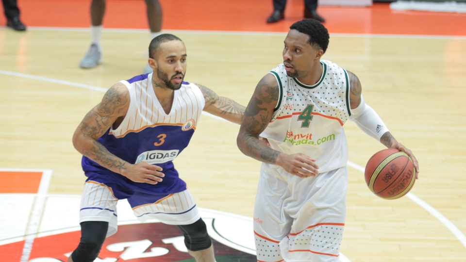 Banvit evinde yıkıldı