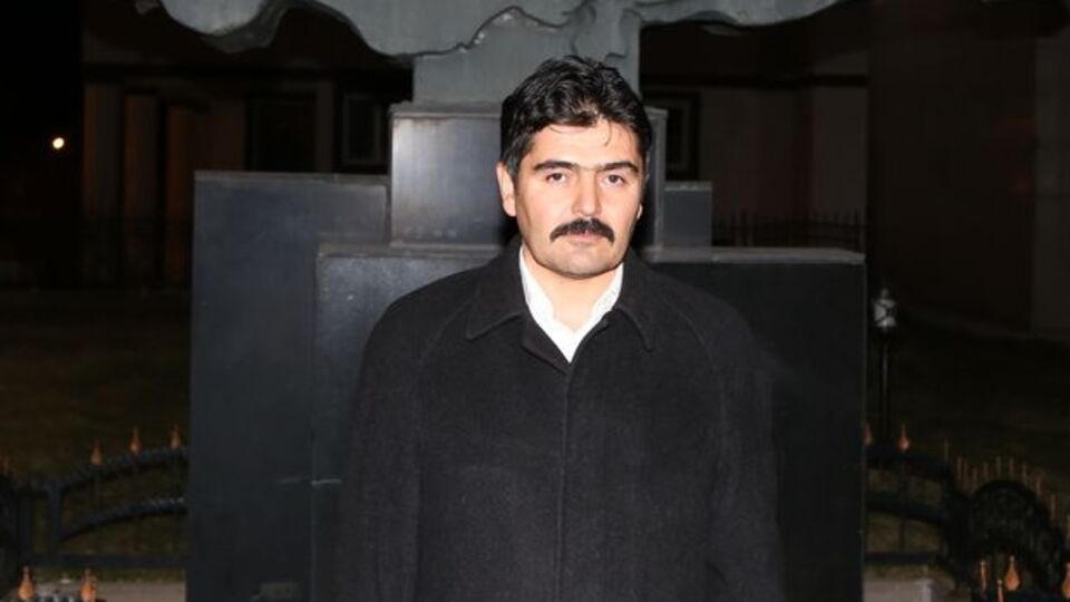 Eski istihbaratçı için yakalama kararı