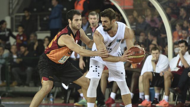 Galatasaray'da bir kadro dışı daha!