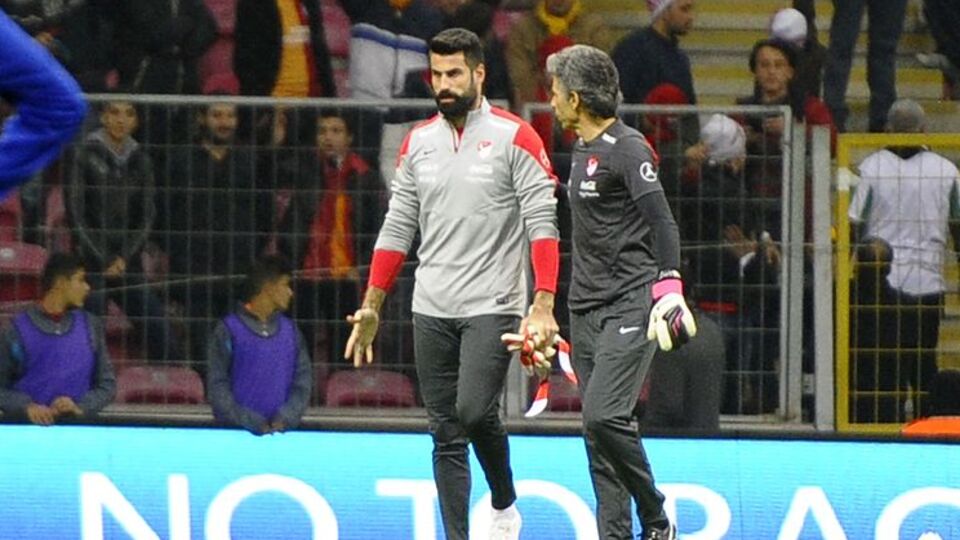 Volkan'a küfreden taraftara hapis istemi!