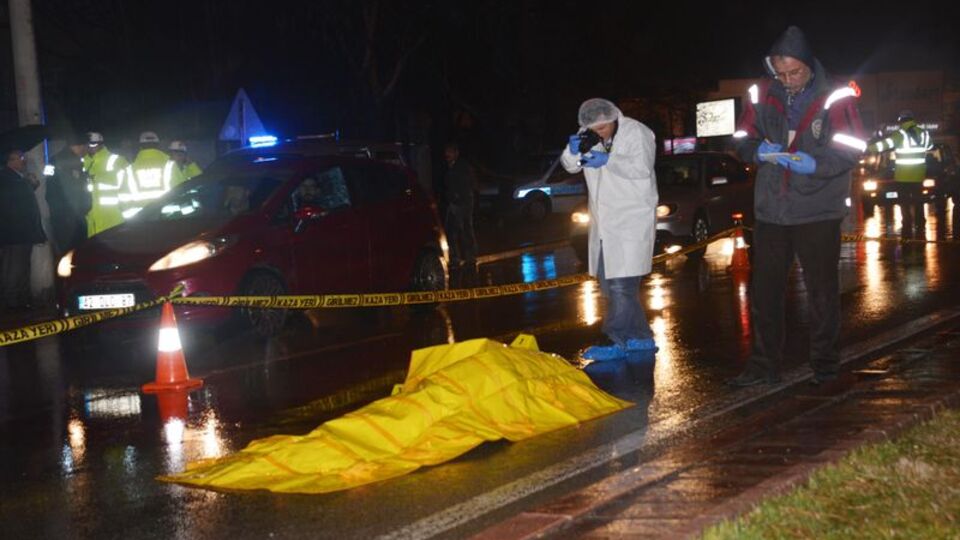 Aracın çarptığı bisikletli genç hayatını kaybetti!