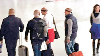 Havalimanı saç ektirip dönenlerle kaynıyor