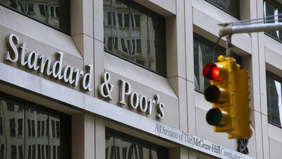 S&P'den 4 ülkeye not indirimi!