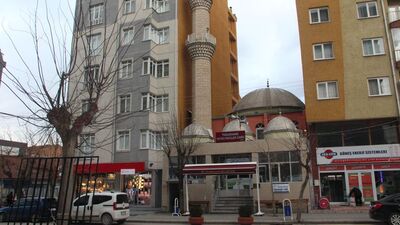 İki apartman arasında kaldı