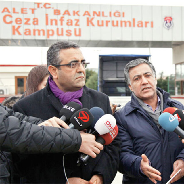 CHP'den Silivri Cezaevi'ne ziyaret
