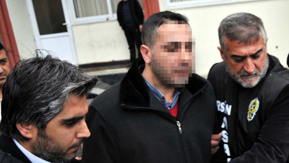 Yengesini boğazını keserek öldürdü