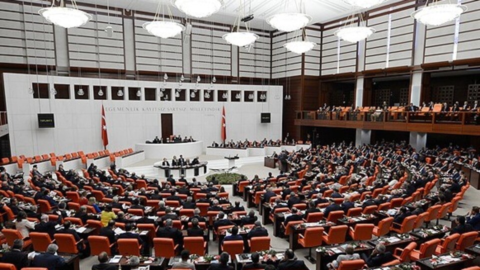 Milletvekilleriyle ilgili teklif TBMM'ye sunuldu