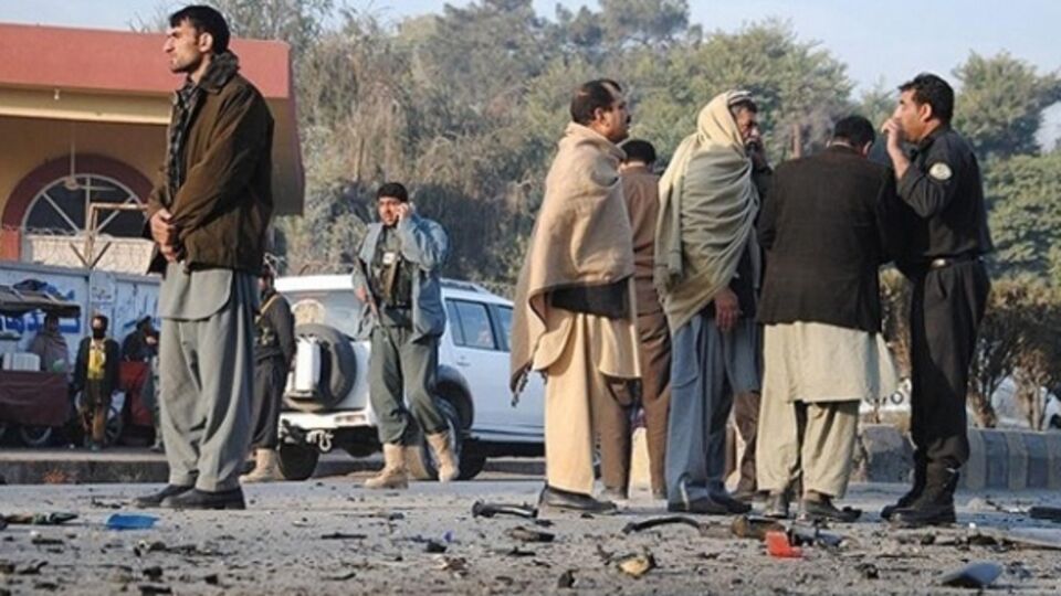 Pakistan'da camiye bombalı saldırı