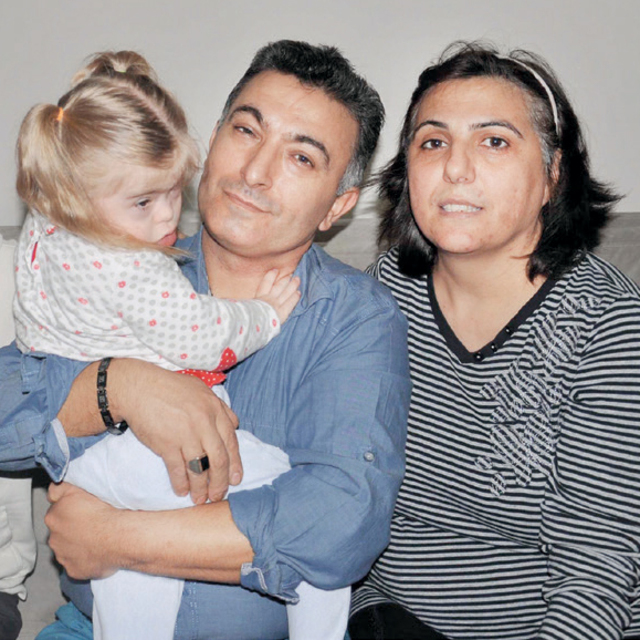 Down sendromlu bebeğe koruyucu aile oldular