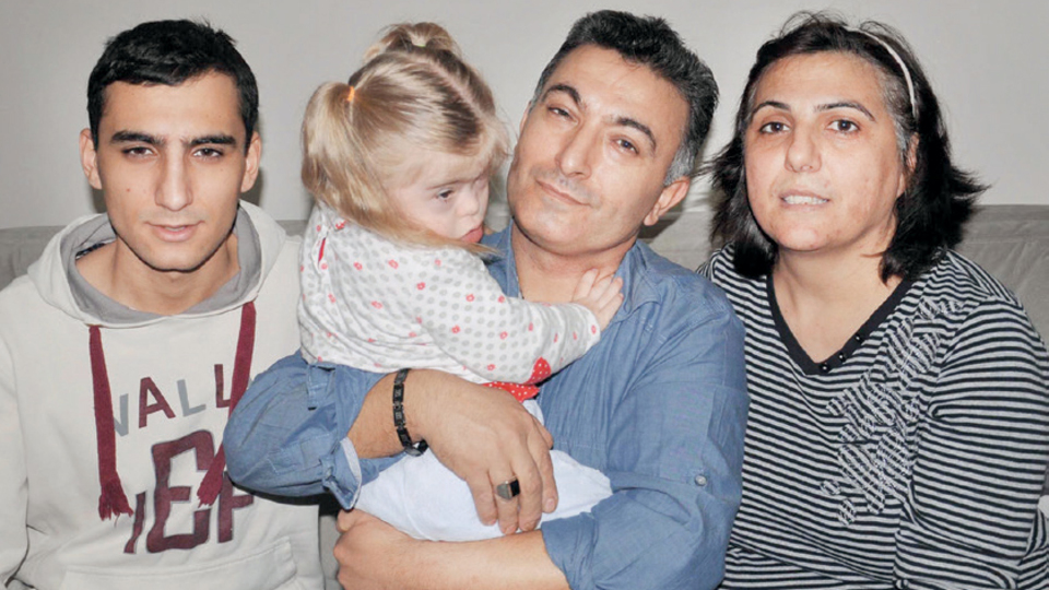 Down sendromlu bebeğe koruyucu aile oldular