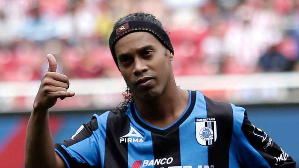 Ronaldinho, Angola yolcusu