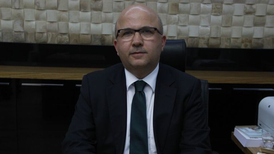 'Kendi kararıyla koluna bağladı'