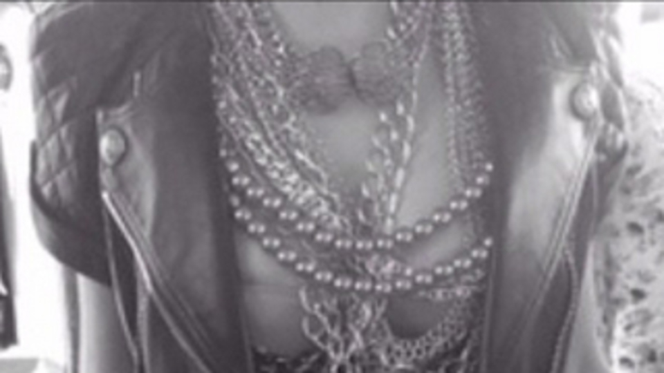 Hadise'den olay fotoğraf