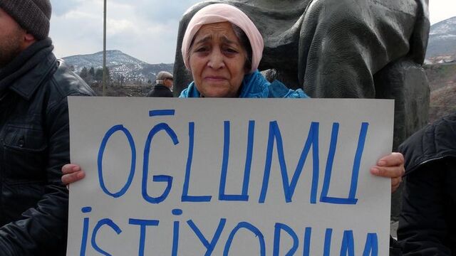 Kılıçdaroğlu, oğlu için açlık grevine başlayan anne ile görüştü