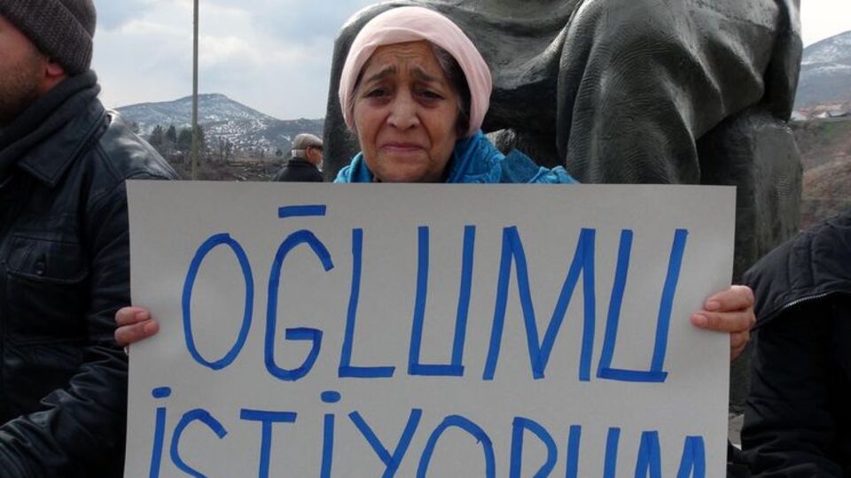 Kılıçdaroğlu, oğlu için açlık grevine başlayan anne ile görüştü