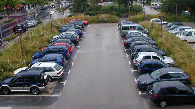 Her daireye sokakta otopark geliyor!