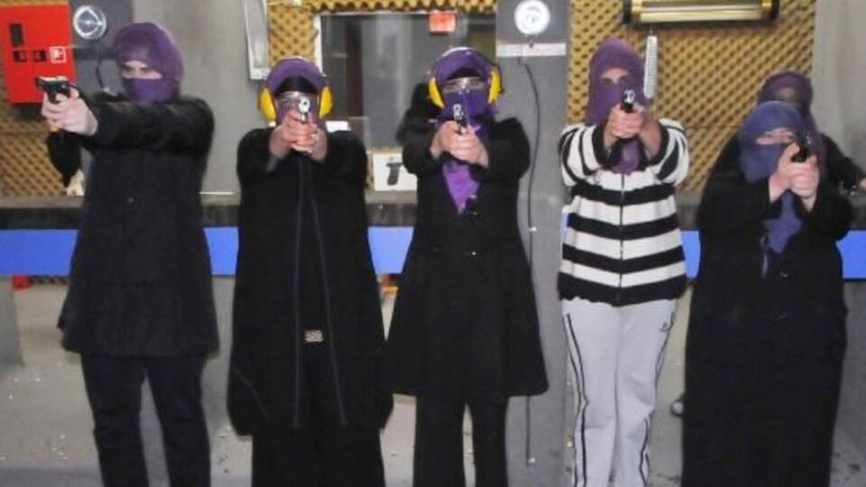 Cinayet ve tecavüze karşı eğitiliyorlar