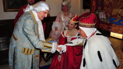 Rahmi Koç kostüm partisinde