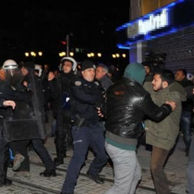 TÜRGEV protestosuna polis müdahalesi!