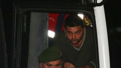 Uyuşturucu kullanıyor, karısını dövüyor!