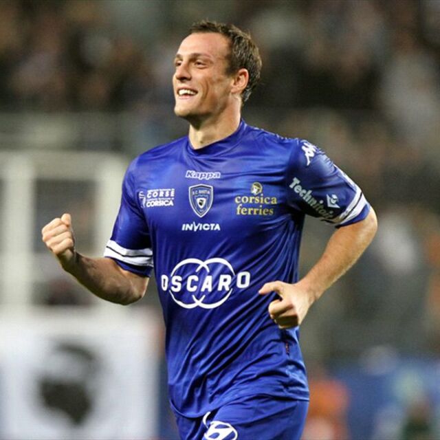Squillaci bir yıl daha Bastia'da