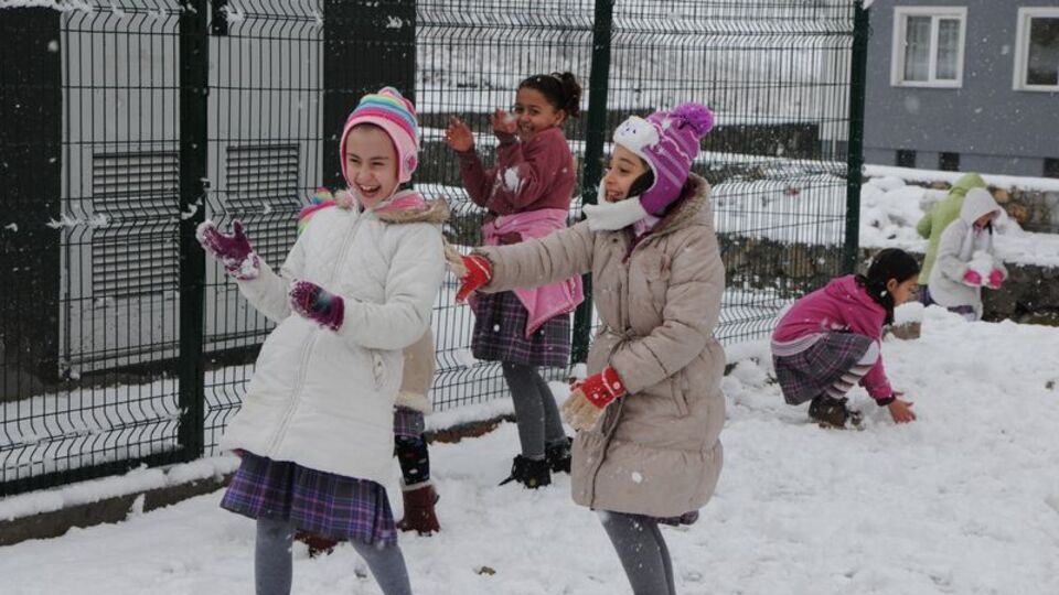 İstanbul'da okullar bugün de tatil!