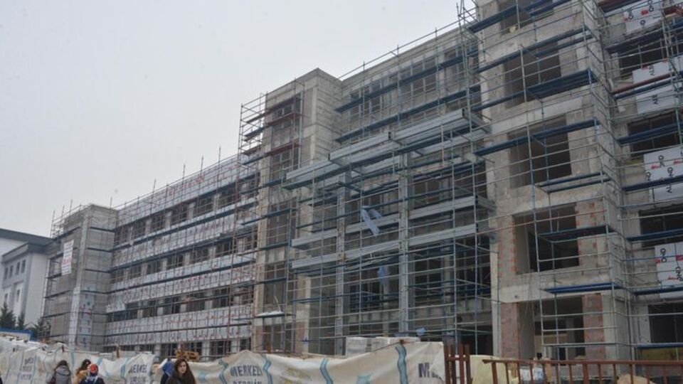 Üniversite inşaatında ölüm!