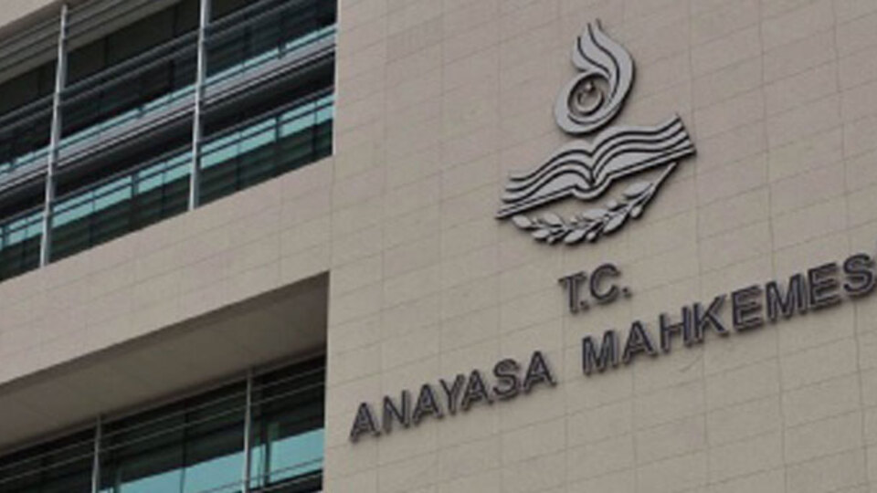 AYM, İş Bankası'nın başvurusunu haklı buldu