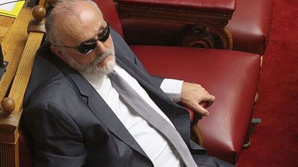 Komşu'nun Sağlık Bakanı hastaneye kaldırıldı