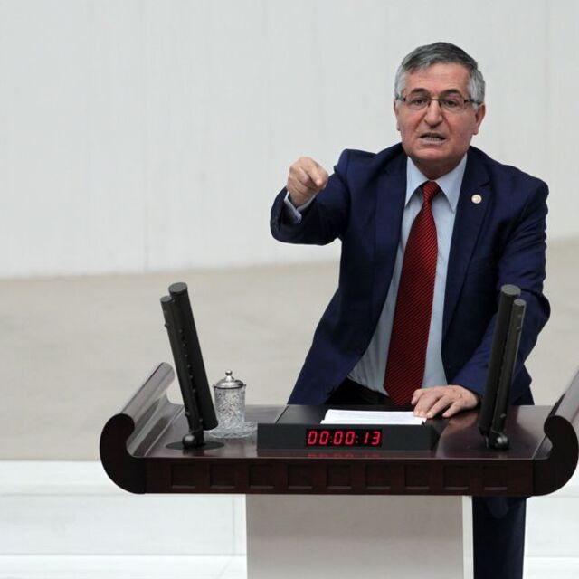 "Ecdat edebiyatı enkaz altında kaldı"