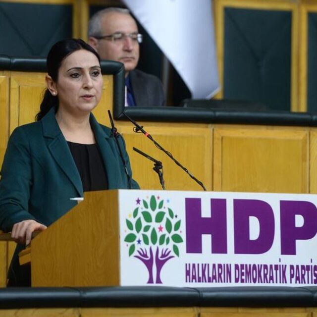 'O bayrağa bakıp ibret alın'