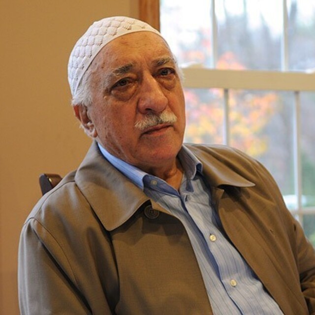 Fethullah Gülen ve Emre Uslu hakkında yakalama kararı