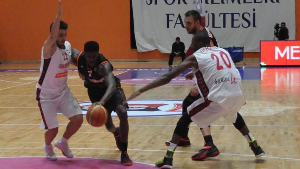 Uşak Sportif veda etti