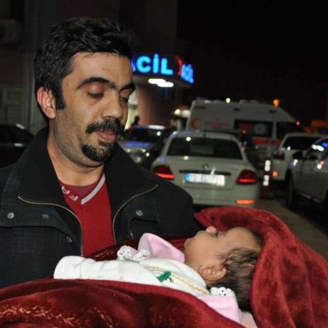 Minik Buse'nin imdadına polis yetişti