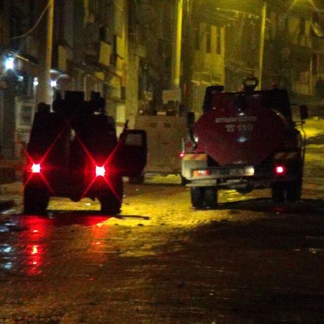 Şırnak'ta izinsiz gösteriye polis müdahalesi