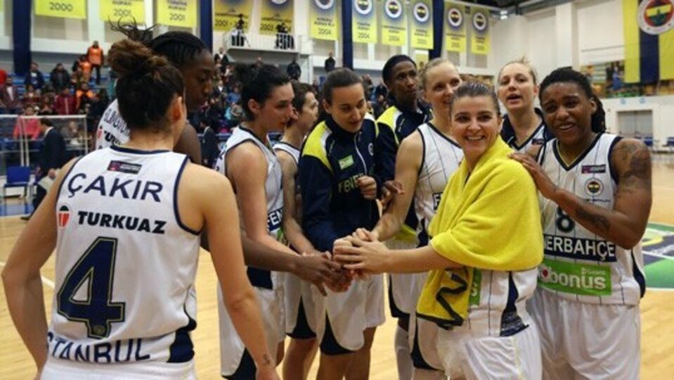 Fenerbahçe farklı kazandı