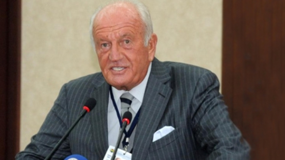 Ali Şen'den Galatasaray'a jest!