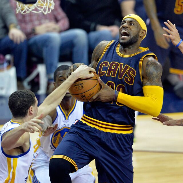 Cavaliers'ı LeBron James taşıdı