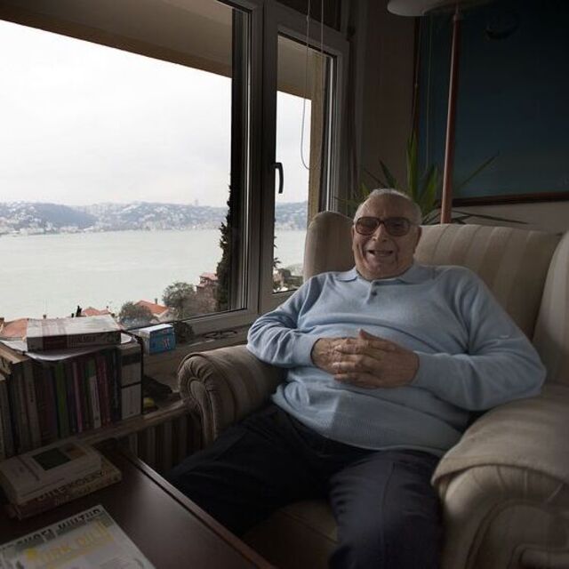 Türkiye Yaşar Kemal'e ağlıyor!