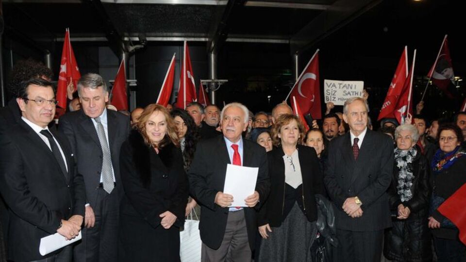 Doğu Perinçek Esad´la görüşmek için Suriye´ye gitti