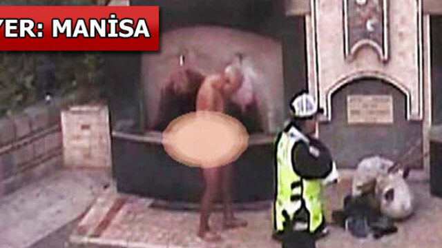 Polise aldırmadan soyunmaya başladı ve...