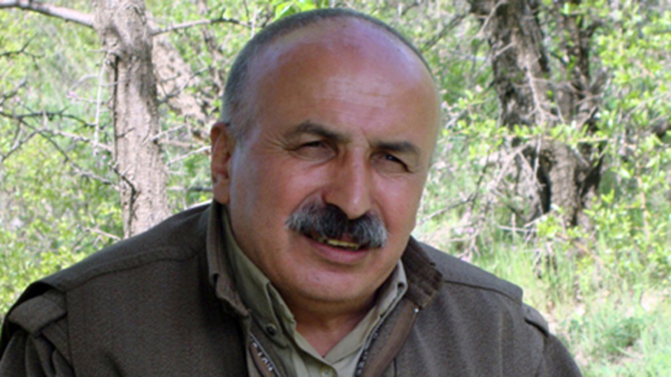 "AKP samimi ise önder Apo ile PKK'yı görüştürsün"
