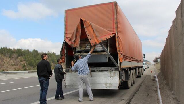Suriye'ye giden TIR'ın içinden bakın ne çıktı