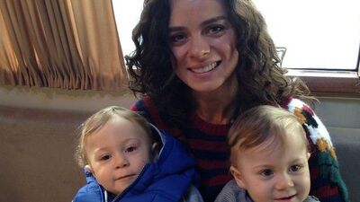 Özge'nin oğlu ikiz çıktı